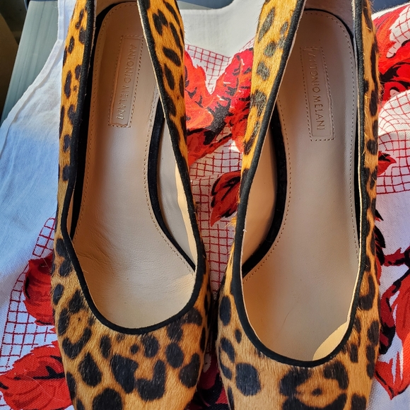 ANTONIO MELANI Calf hair leopard print block heels Pumps - Picture 9 of 10